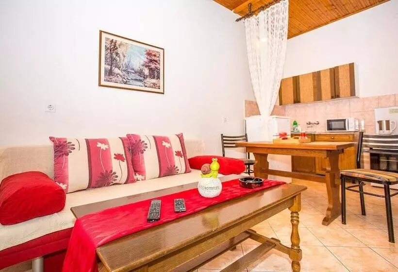 Apartments Divna Tomas