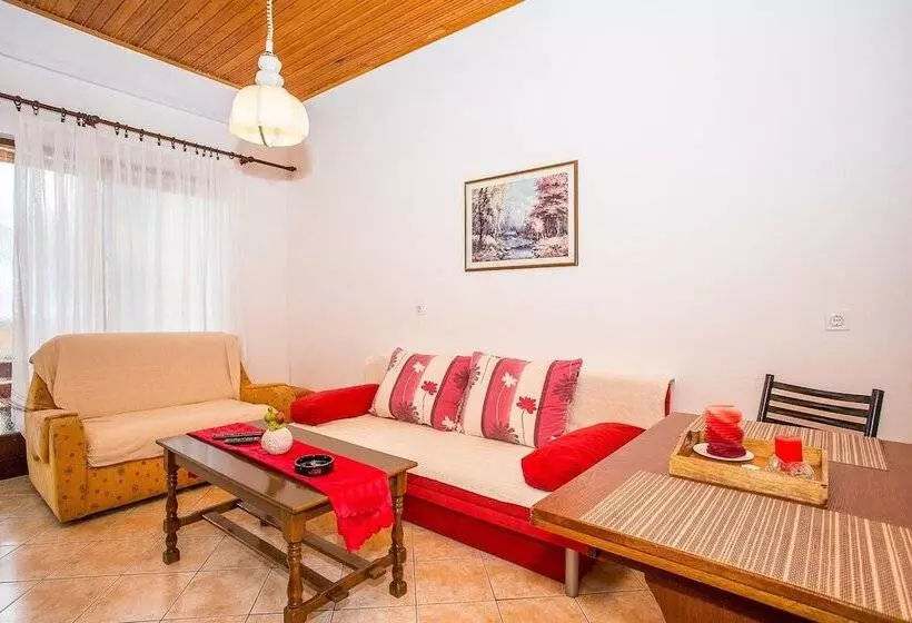 Apartments Divna Tomas