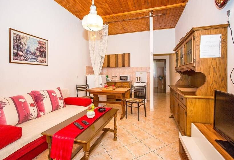 Apartments Divna Tomas