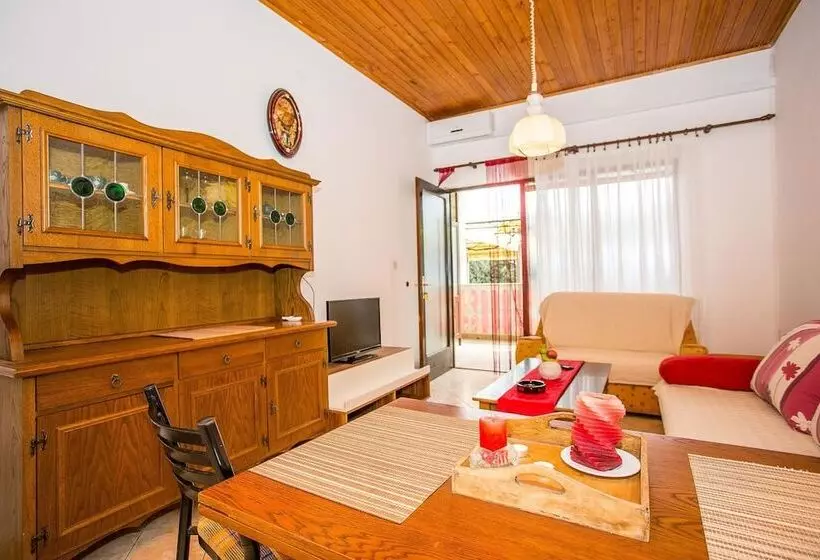 Apartments Divna Tomas