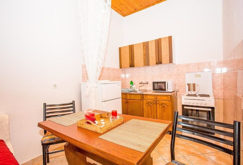 Apartments Divna Tomas