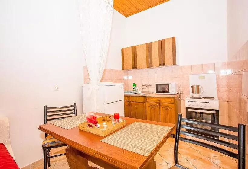 Apartments Divna Tomas