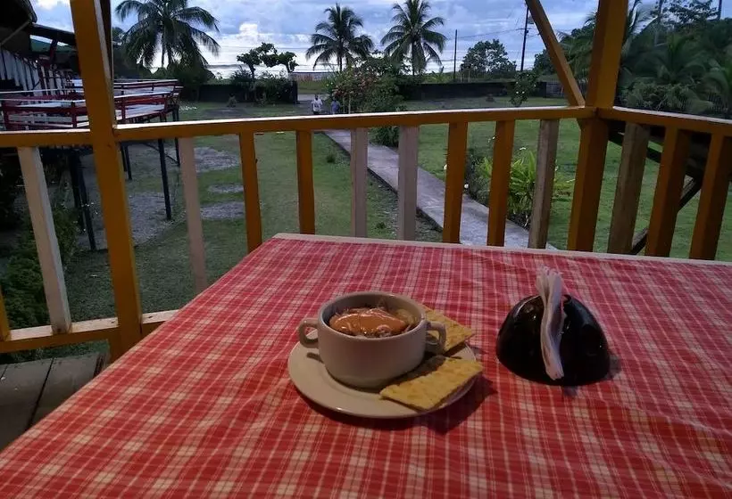 簡易ホテル Posada Punta Roca