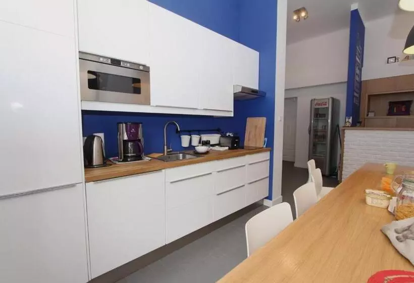 هاستل Chmielna 5 Rooms & Apartments