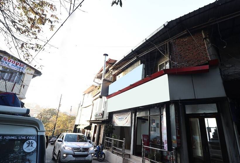 هتل Akanksha Anand Plaza