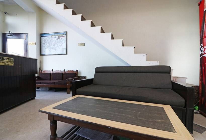 هتل Akanksha Anand Plaza