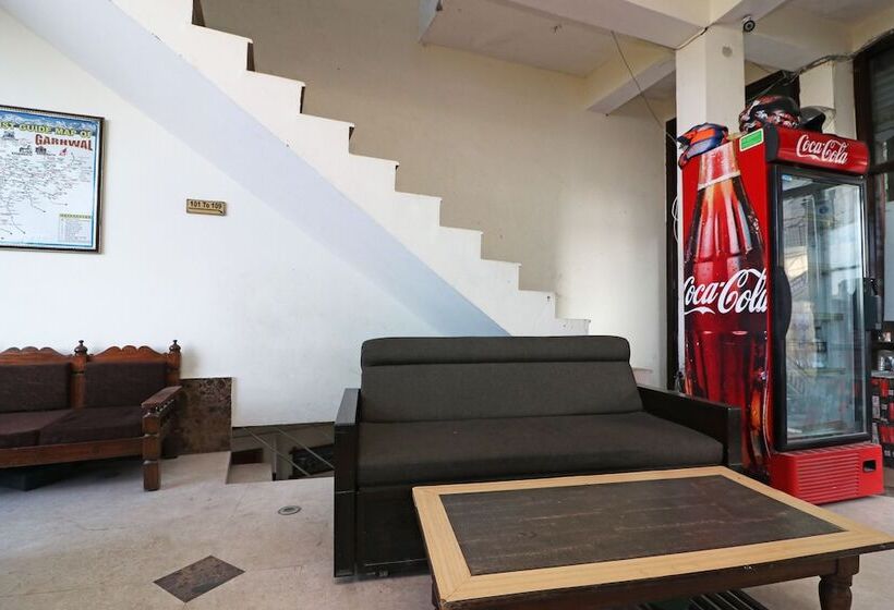 هتل Akanksha Anand Plaza