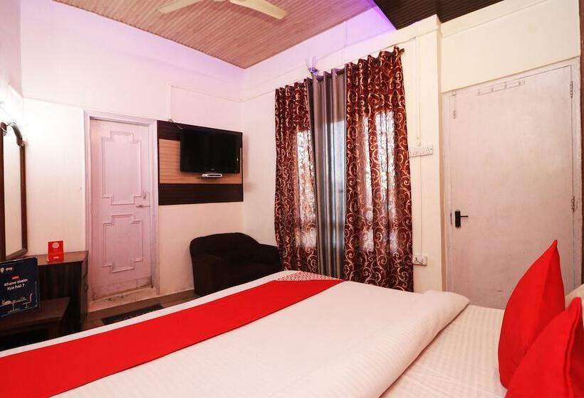 هتل Akanksha Anand Plaza