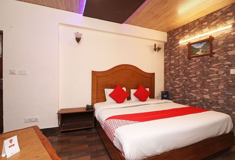 هتل Akanksha Anand Plaza