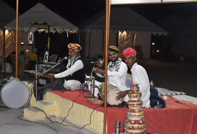 ホテル Mumal Desert Camp