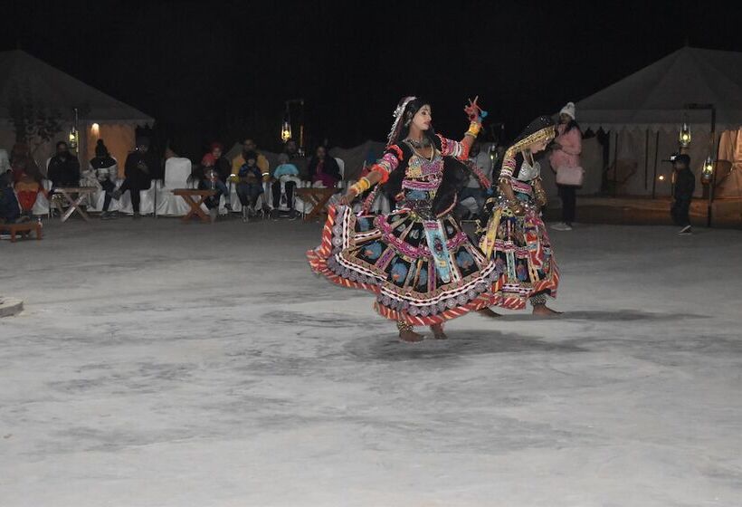 Hotel Mumal Desert Camp