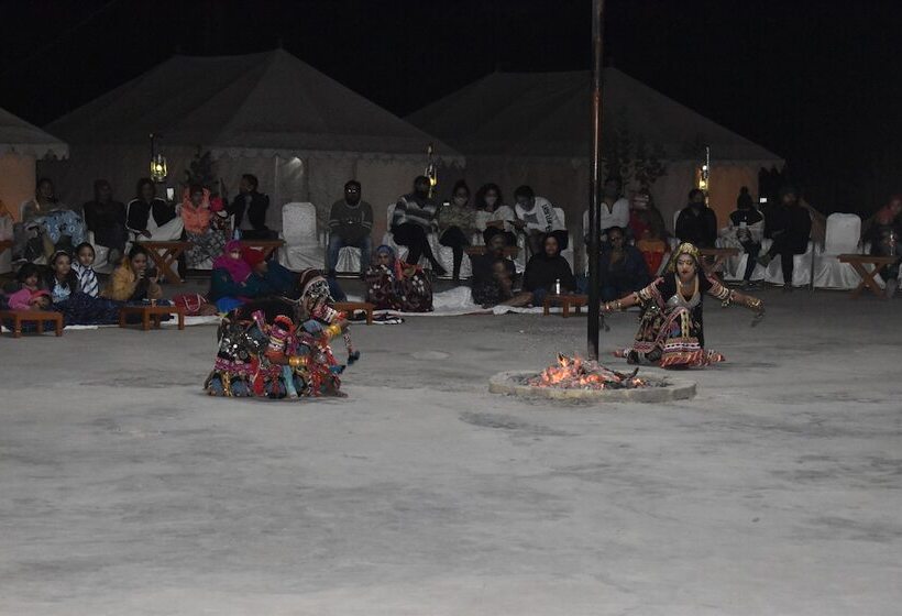 Hotel Mumal Desert Camp