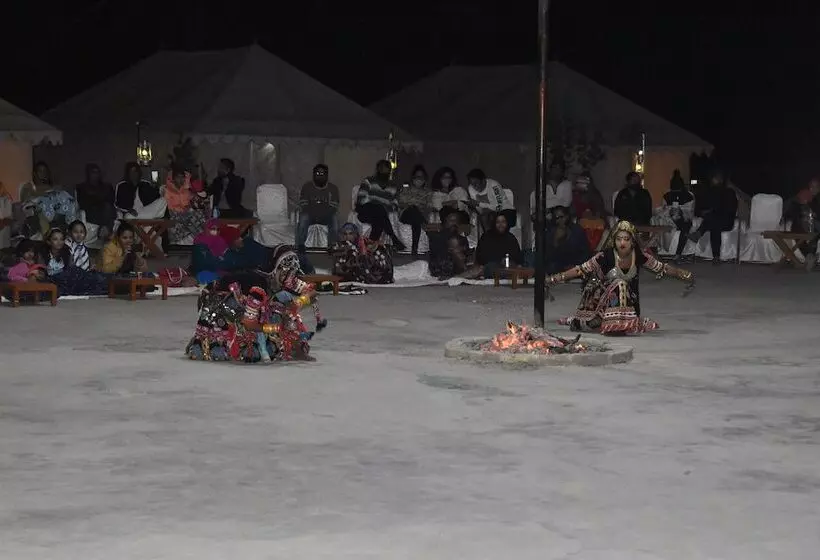ホテル Mumal Desert Camp