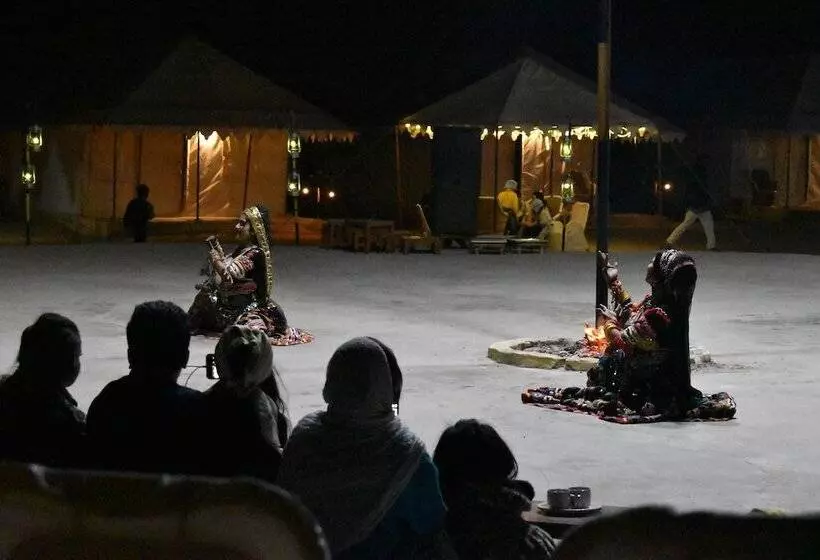 ホテル Mumal Desert Camp