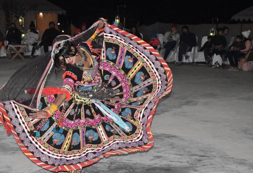 Hotel Mumal Desert Camp