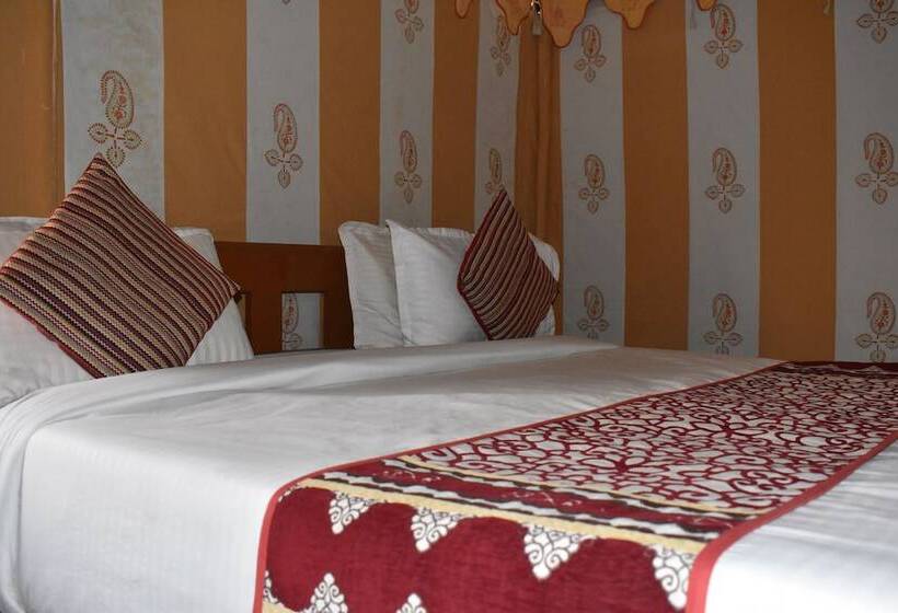 Hotel Mumal Desert Camp