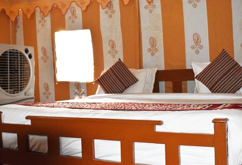 Hotel Mumal Desert Camp