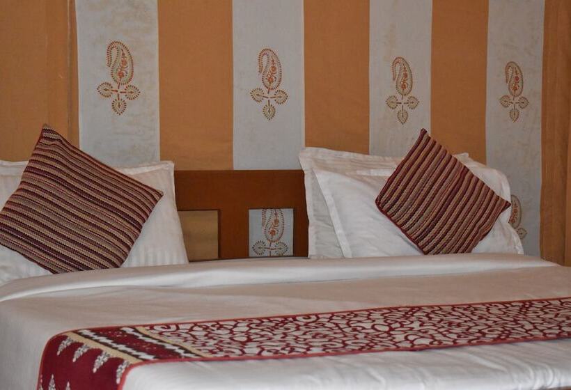 Hotel Mumal Desert Camp