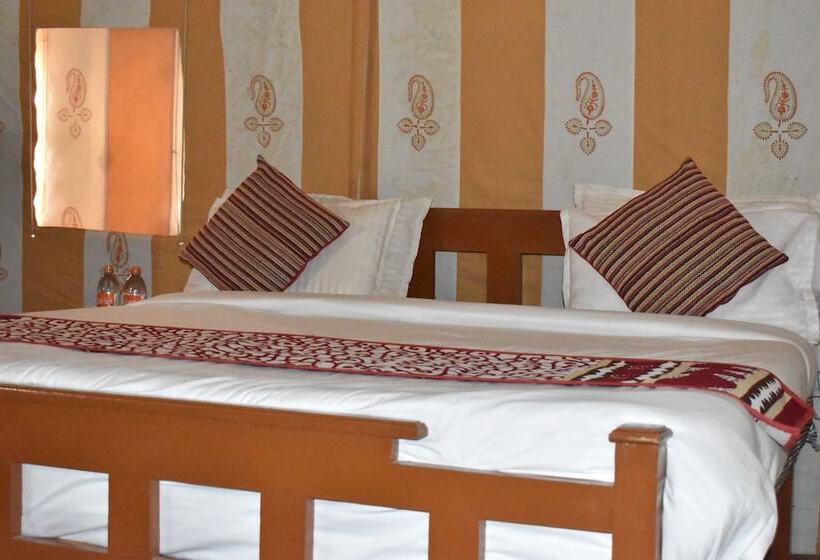 Hotel Mumal Desert Camp