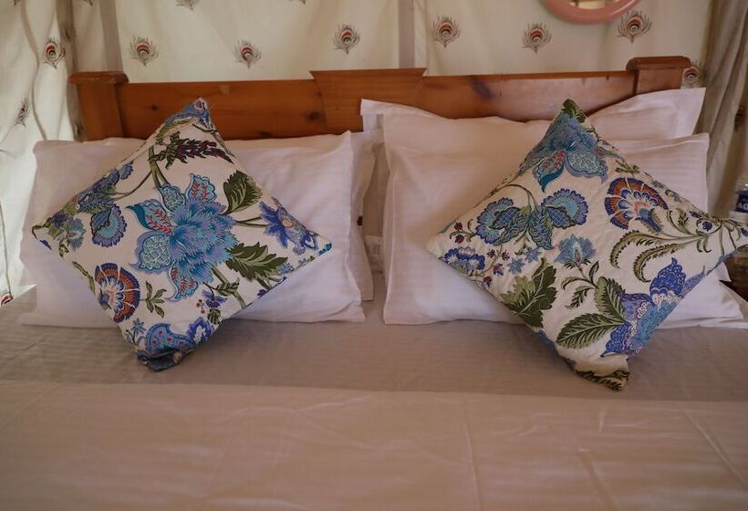 Hotel Mumal Desert Camp