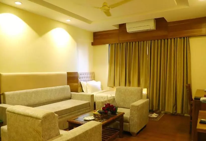 Hotelli Sai Neem Tree