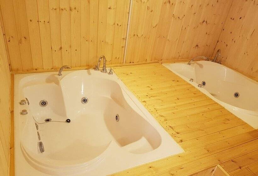 Hwaya Mountain Pension