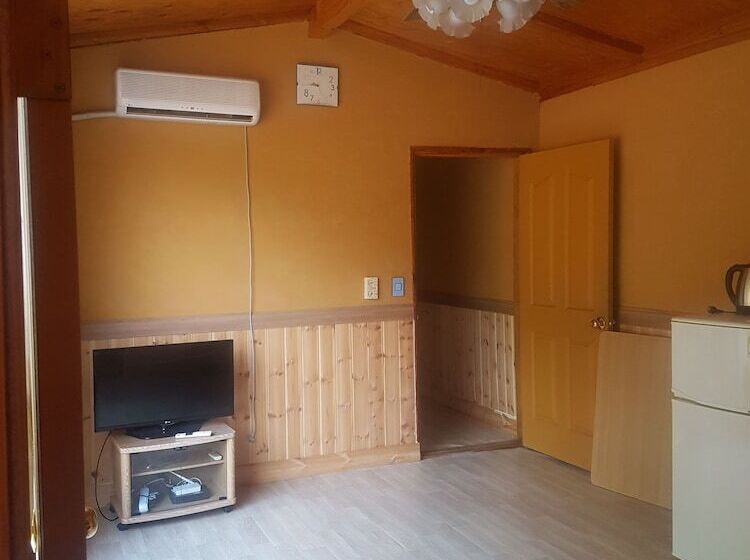 Hwaya Mountain Pension