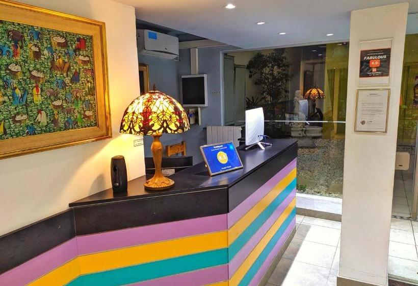 Master Hostel Borges