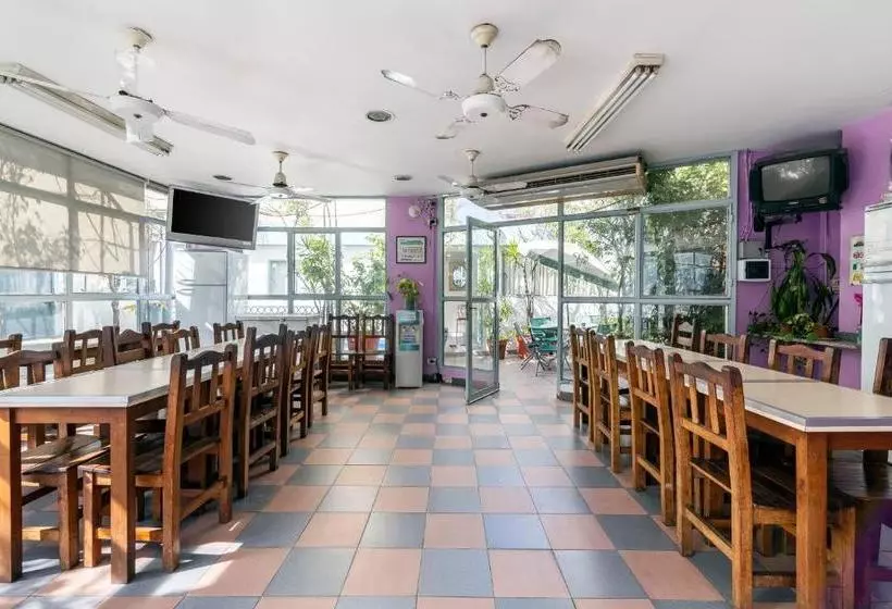 Master Hostel Borges