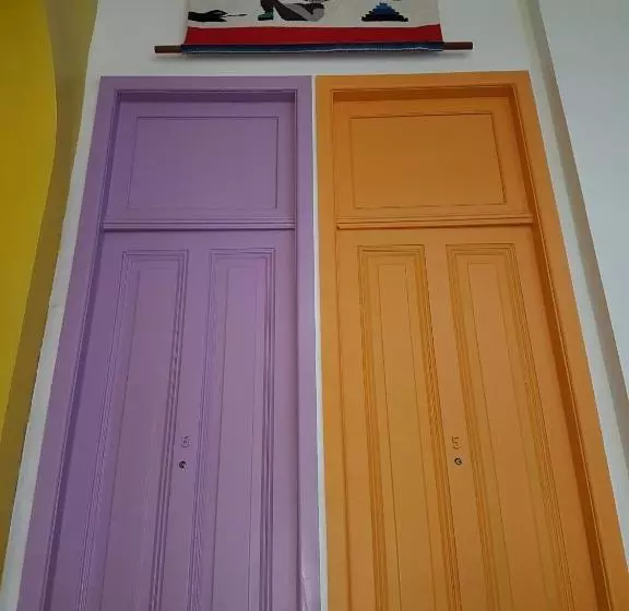 Master Hostel Borges