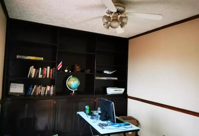 پانسیون Casa Makiki