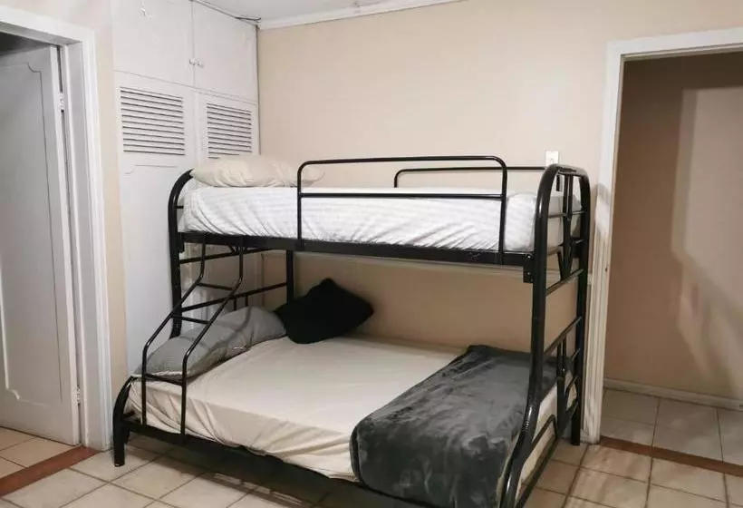 پانسیون Casa Makiki