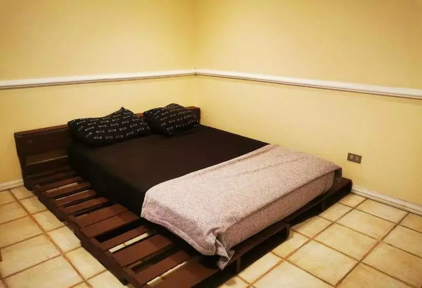 پانسیون Casa Makiki