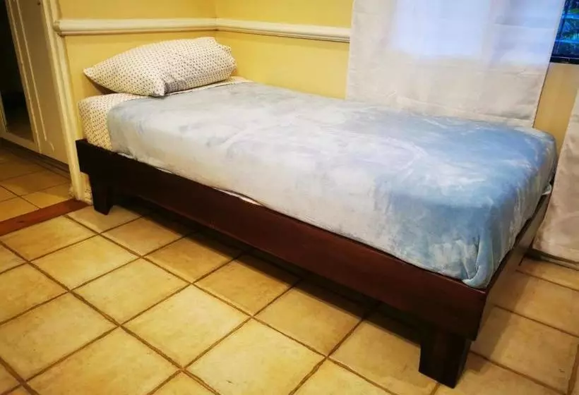 پانسیون Casa Makiki