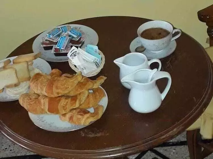ペンション La Hostería