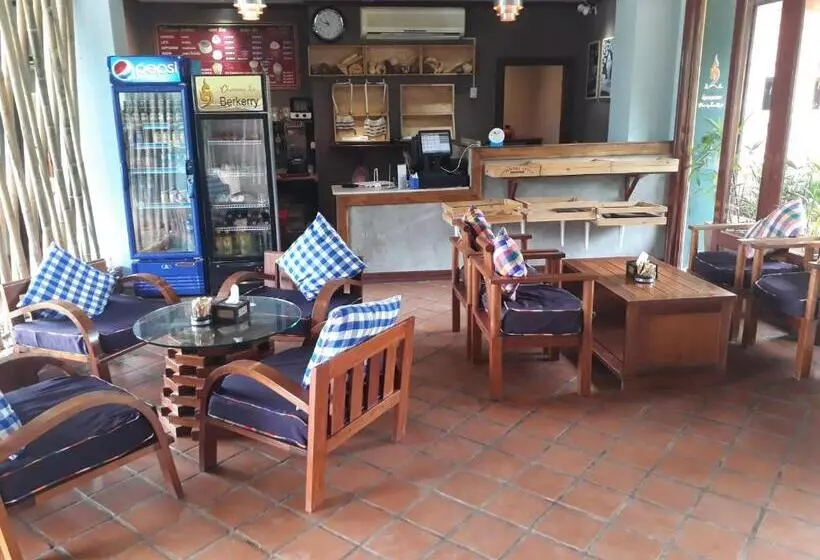 Hotelli Charming Lao