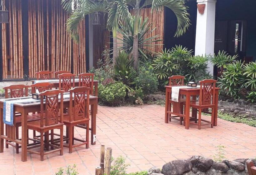 ホテル Charming Lao