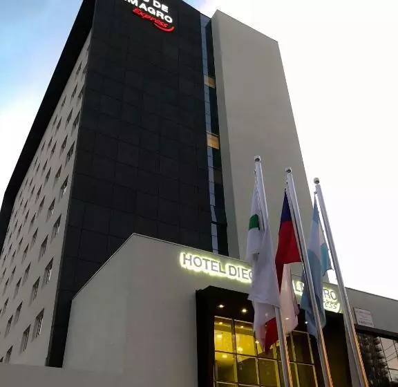 ホテル Diego De Almagro Talca Express