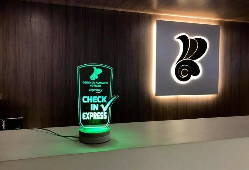 ホテル Diego De Almagro Talca Express