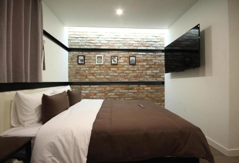 Hotel Busan Station Dino