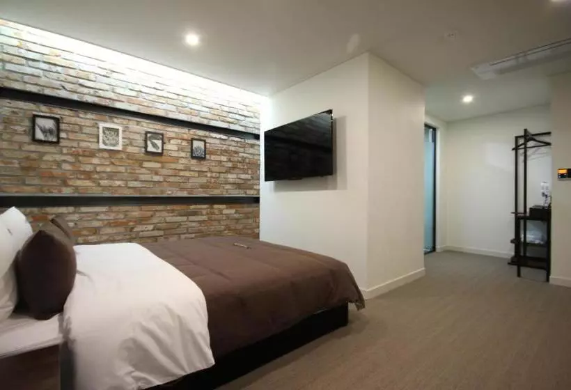 Hotel Busan Station Dino