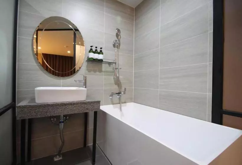 Hotel Busan Station Dino