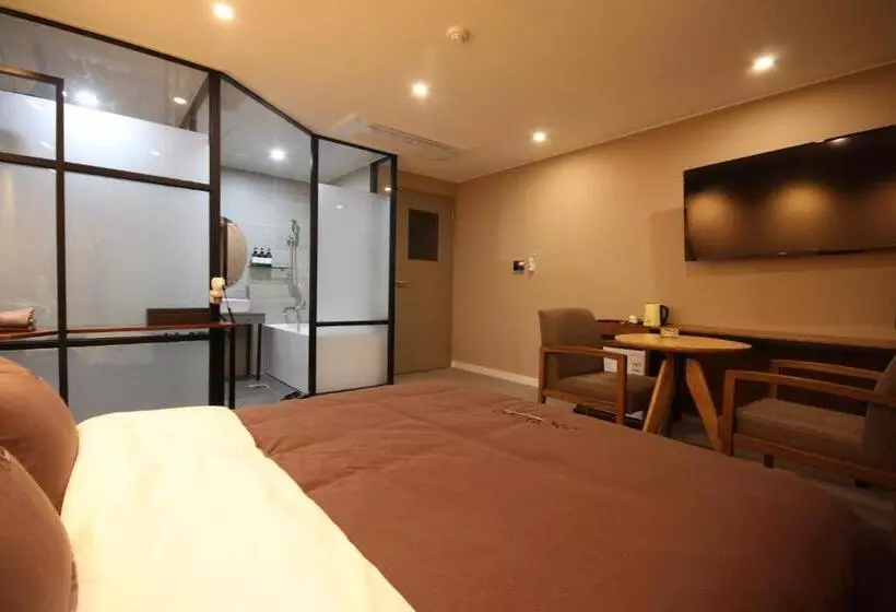 Hotel Busan Station Dino