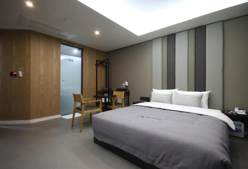 Hotel Busan Station Dino