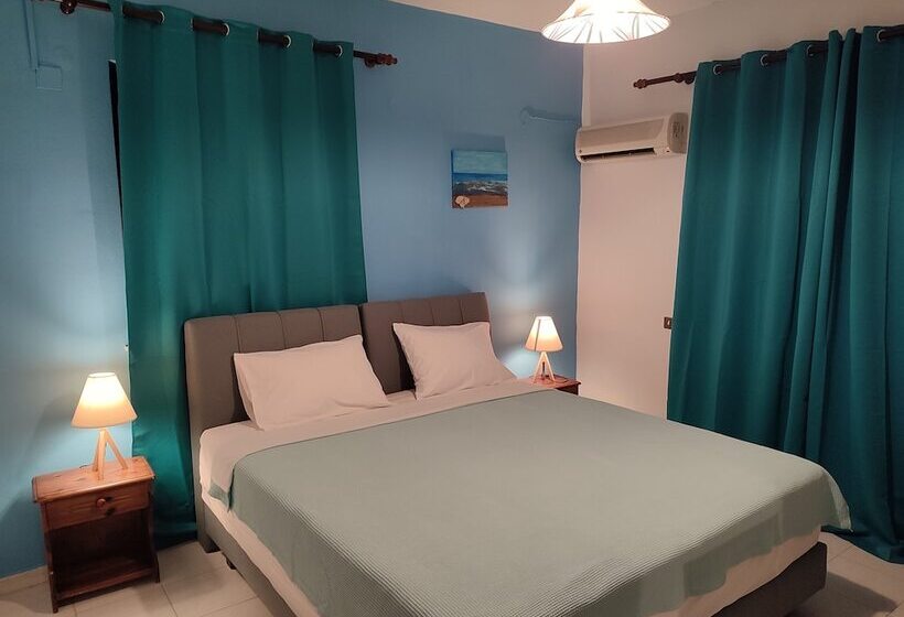 호텔 Dolphin Apartments