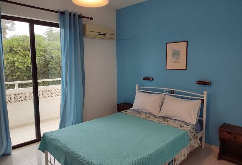 호텔 Dolphin Apartments