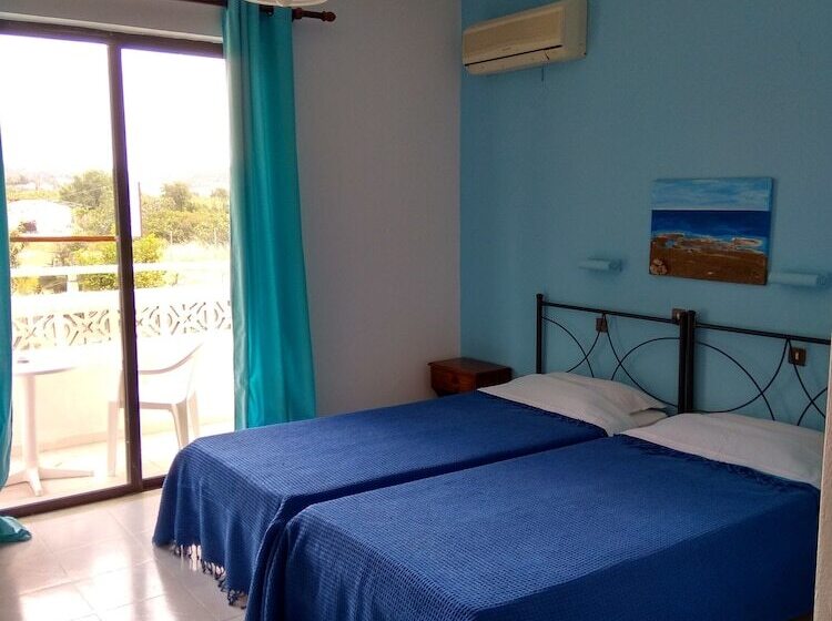 호텔 Dolphin Apartments