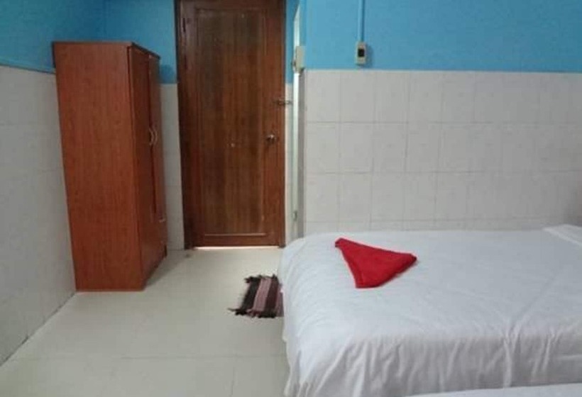 פנסיון Capitol 3 Guesthouse