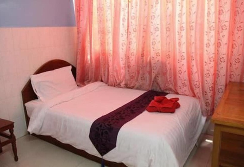 פנסיון Capitol 3 Guesthouse