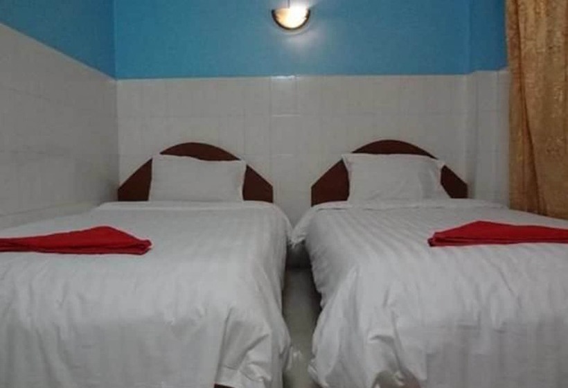 פנסיון Capitol 3 Guesthouse